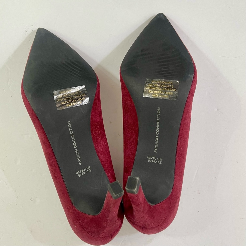 NWOT French Connection Women's Plum Burgundy Scallop Slip-On Heels Sandals - Picture 14 of 14